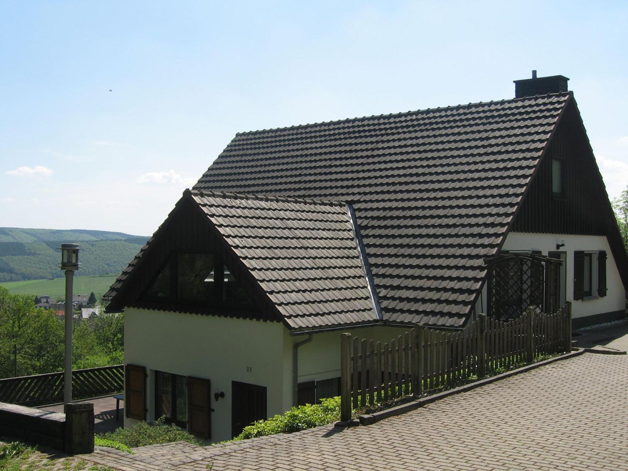 Nice Holiday Home Near Ski Area Медебах Екстериор снимка