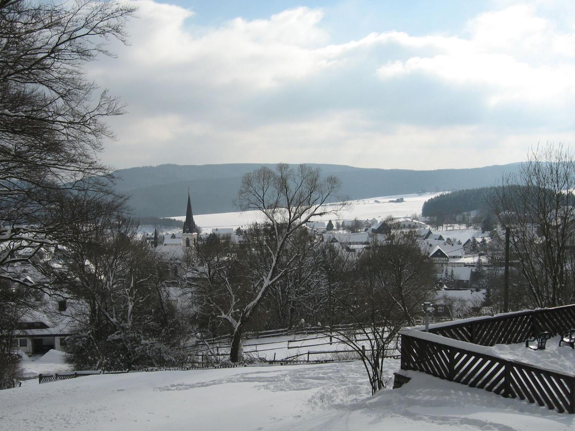 Nice Holiday Home Near Ski Area Медебах Екстериор снимка