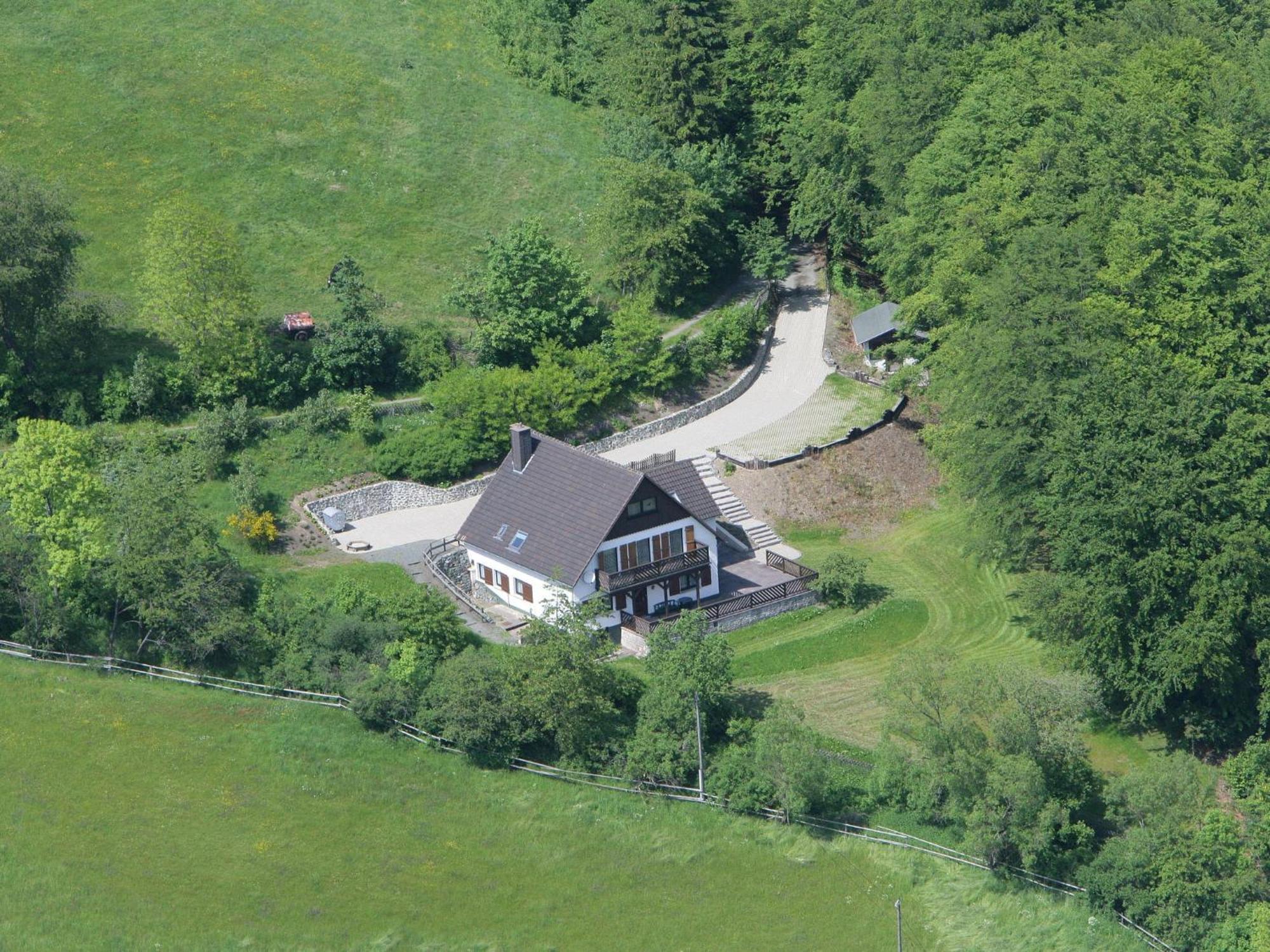 Nice Holiday Home Near Ski Area Медебах Екстериор снимка